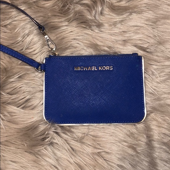 Michael Kors wristlet - Picture 1 of 6